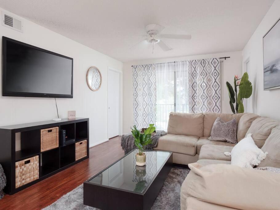 Spacious Condo Mins To Shands, University, & Downtown! Gainesville Eksteriør bilde