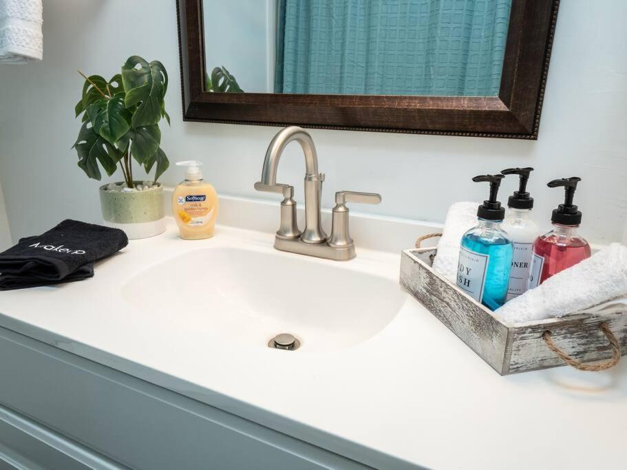 Spacious Condo Mins To Shands, University, & Downtown! Gainesville Eksteriør bilde